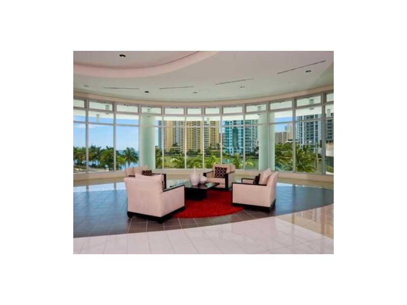 Met 1 - Residential Lease