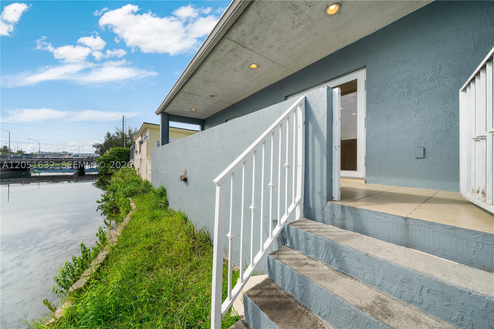 11 53 40 FLA FRUIT LAND C - Residential Lease