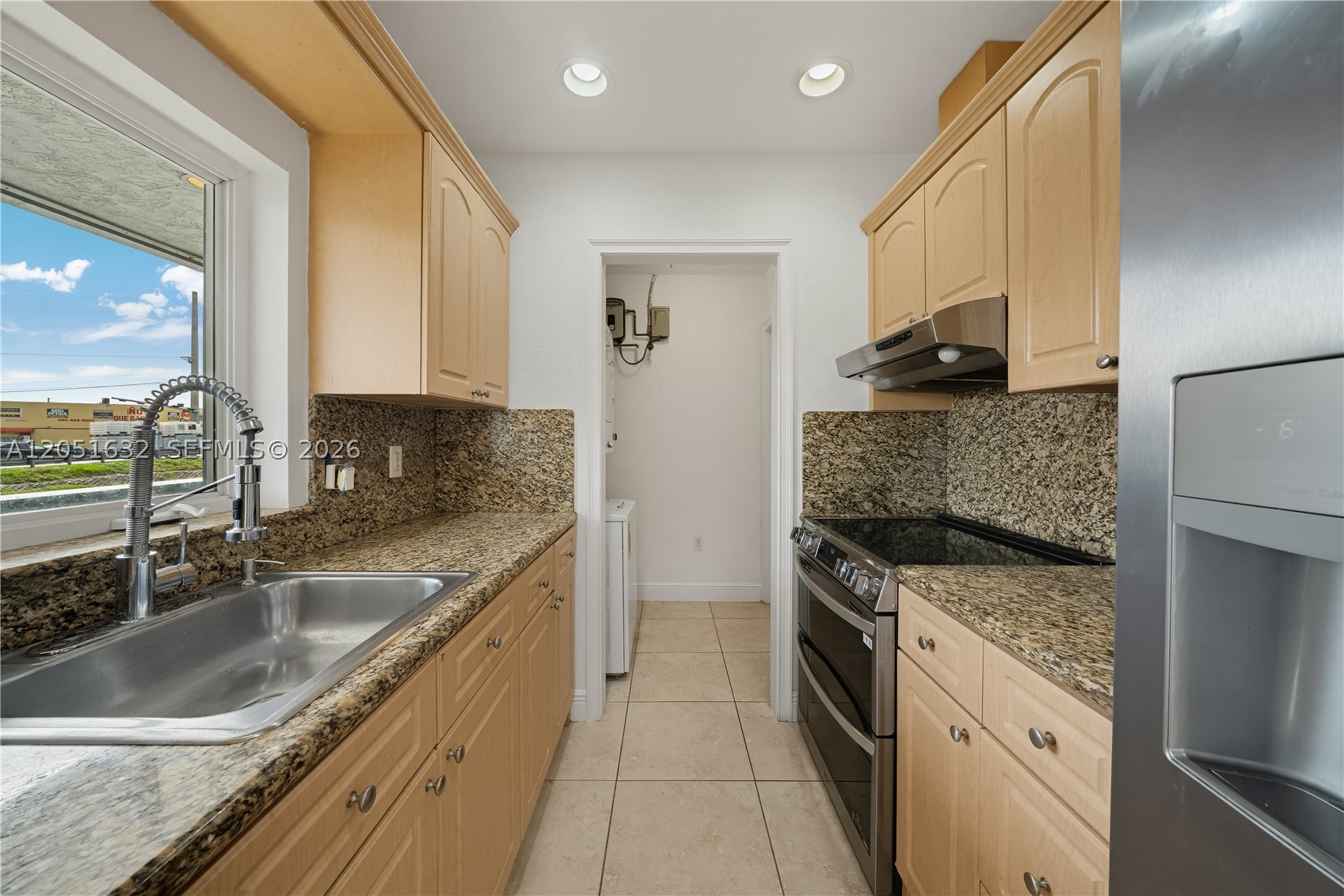 11 53 40 FLA FRUIT LAND C - Residential Lease