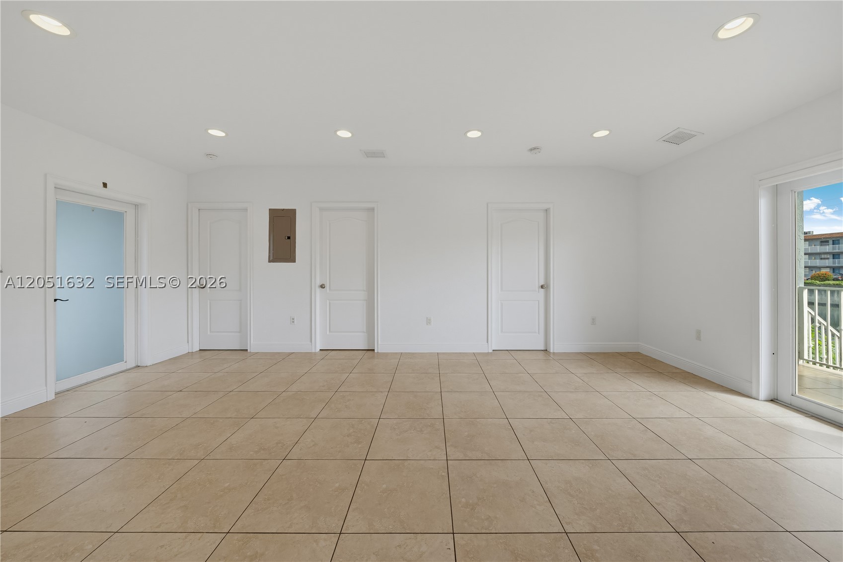 11 53 40 FLA FRUIT LAND C - Residential Lease