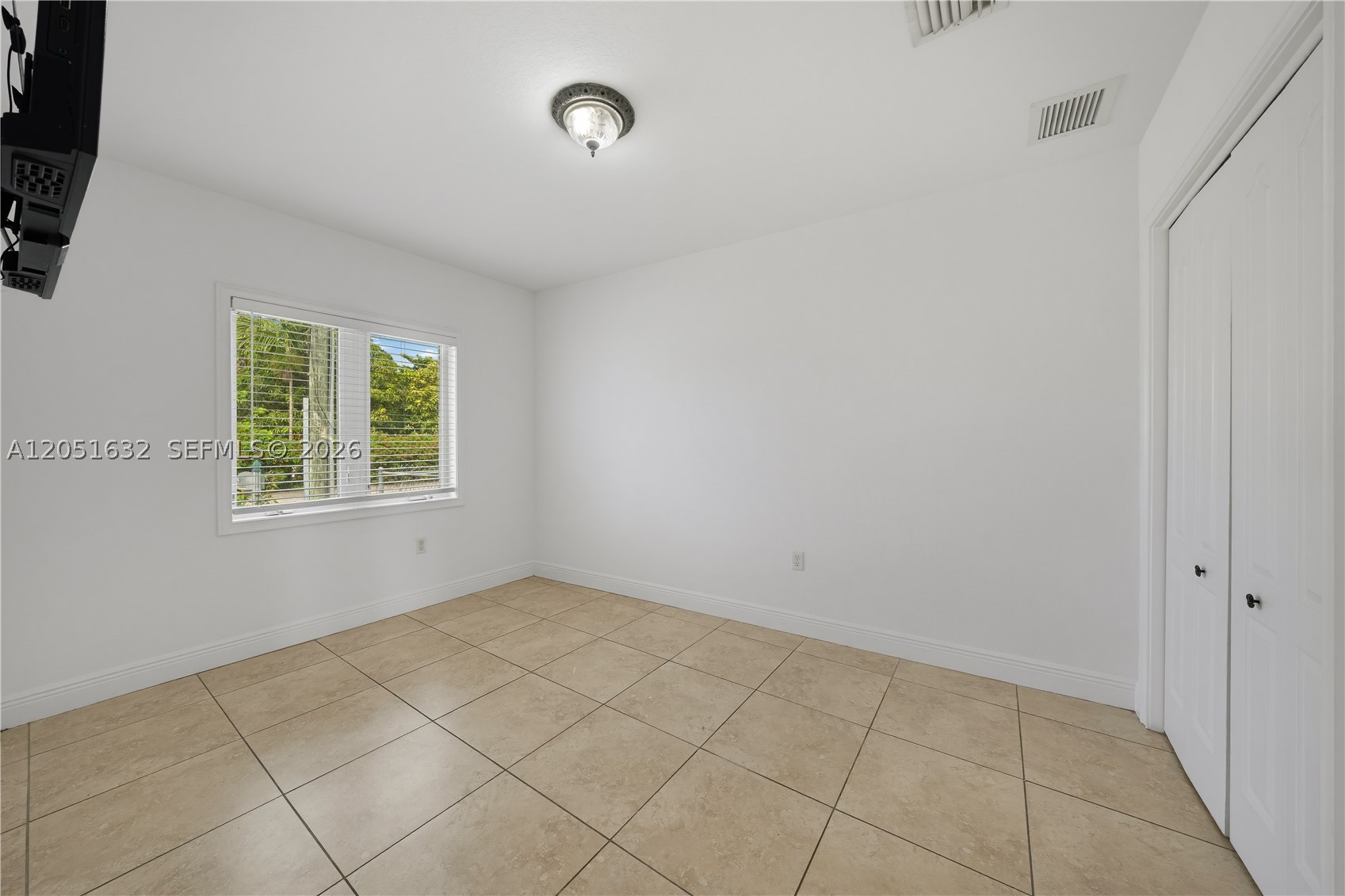 11 53 40 FLA FRUIT LAND C - Residential Lease