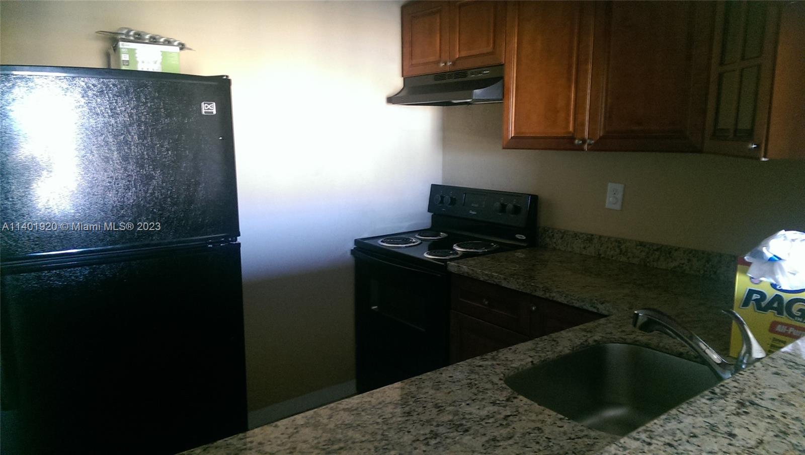 YOLANDA VILLAS CONDO - Residential Lease