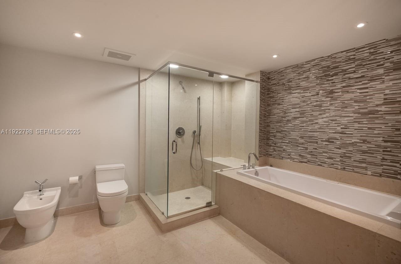 ICONBRICKELL CONDO NO 1 - Residential