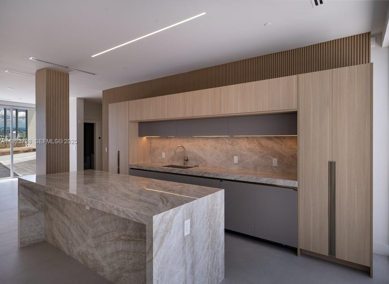 ICONBRICKELL CONDO NO 1 - Residential