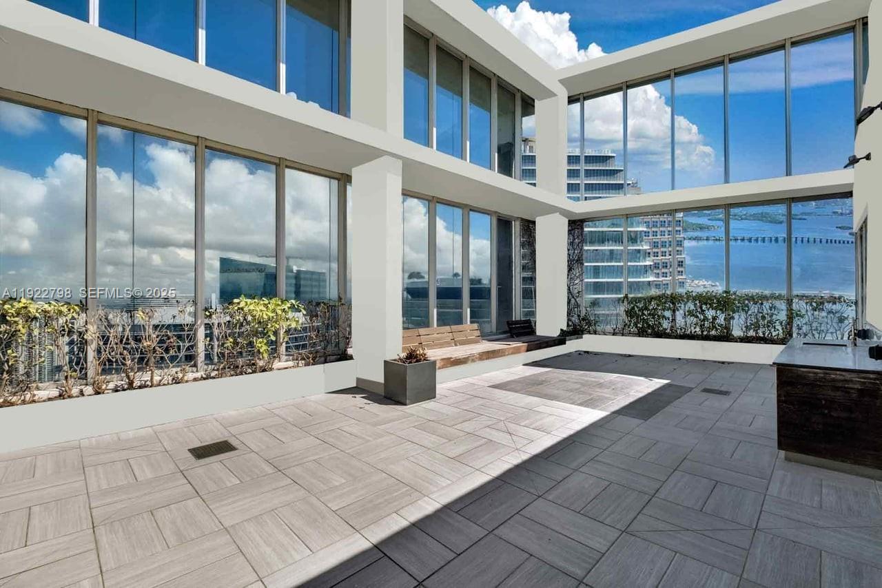 ICONBRICKELL CONDO NO 1 - Residential