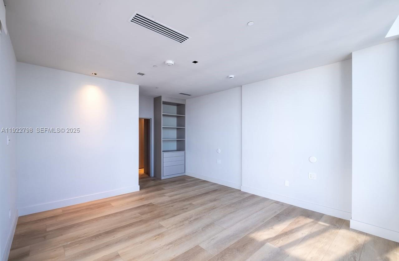 ICONBRICKELL CONDO NO 1 - Residential