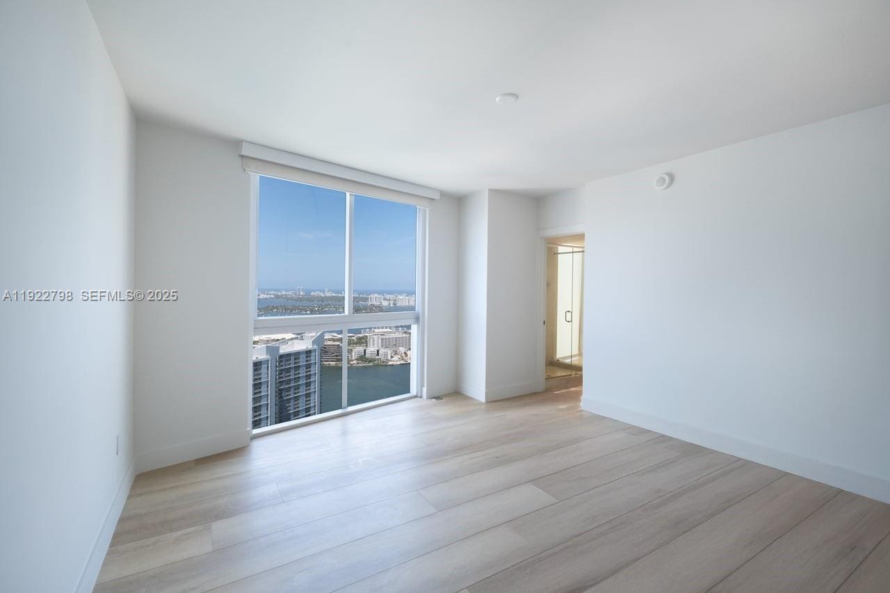 ICONBRICKELL CONDO NO 1 - Residential