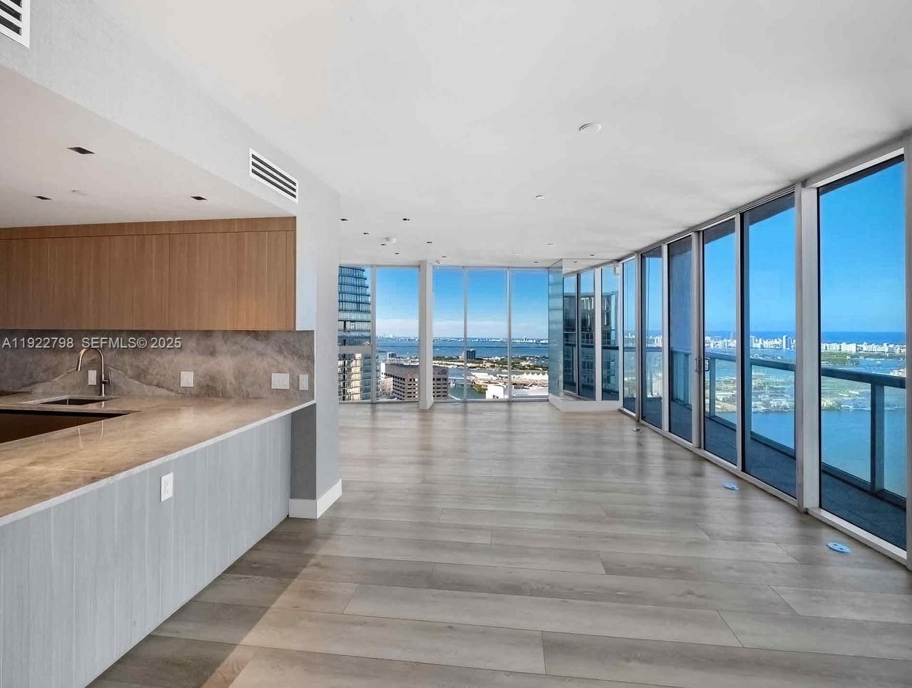 ICONBRICKELL CONDO NO 1 - Residential