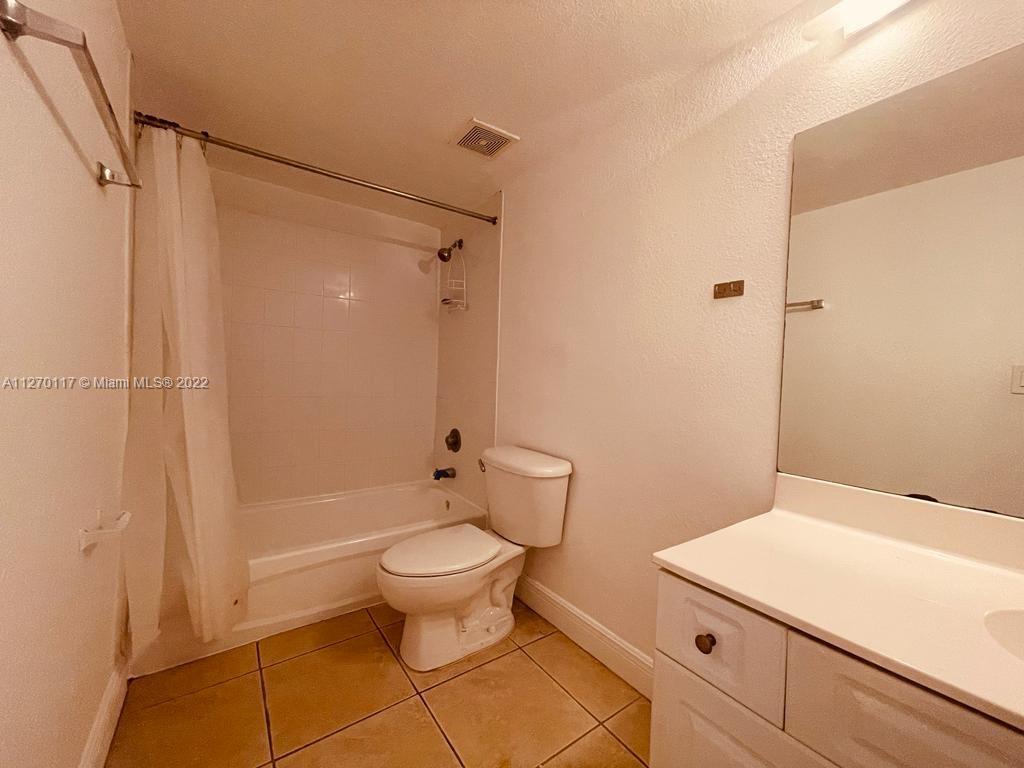DORAL GARDENS II CONDO - Residential Lease