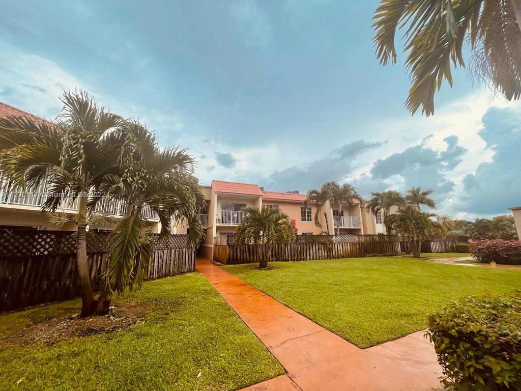 Spacious one bedroom one bath second floor condo offers large living and dinning room, granite counter tops in kitchen with stine still appliances, ceramic floors tru-out, walking closets, great location, close to public transportation, shopping, Complex offers Tennis, club house, pool, park and much more!!
Corner unit second floor in Doral Gardens freshly paint washer and dryer is in froint the unit.Ready to move in.