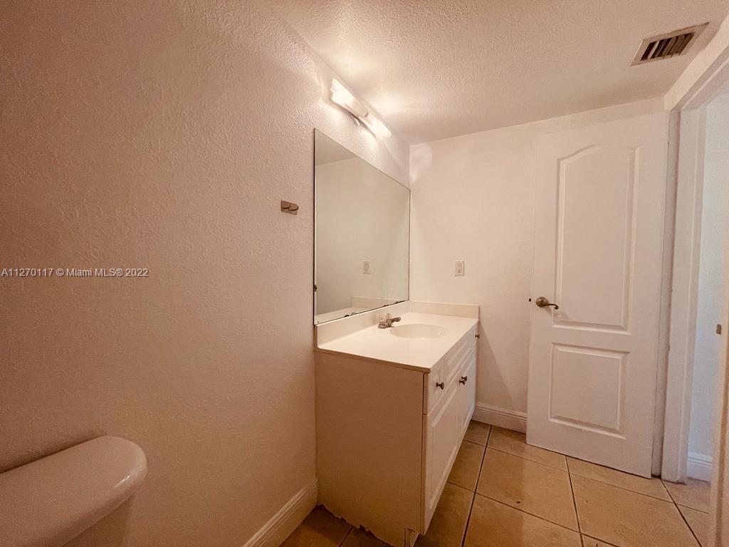 DORAL GARDENS II CONDO - Residential Lease