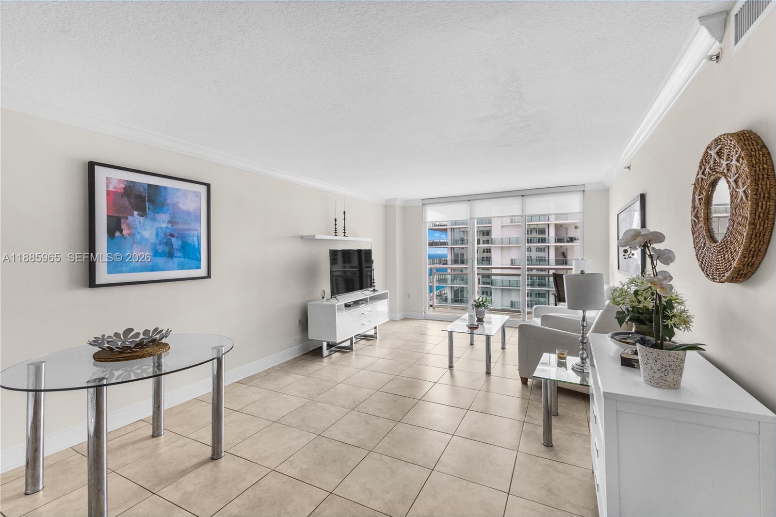 THE COLLINS CONDO - Residential