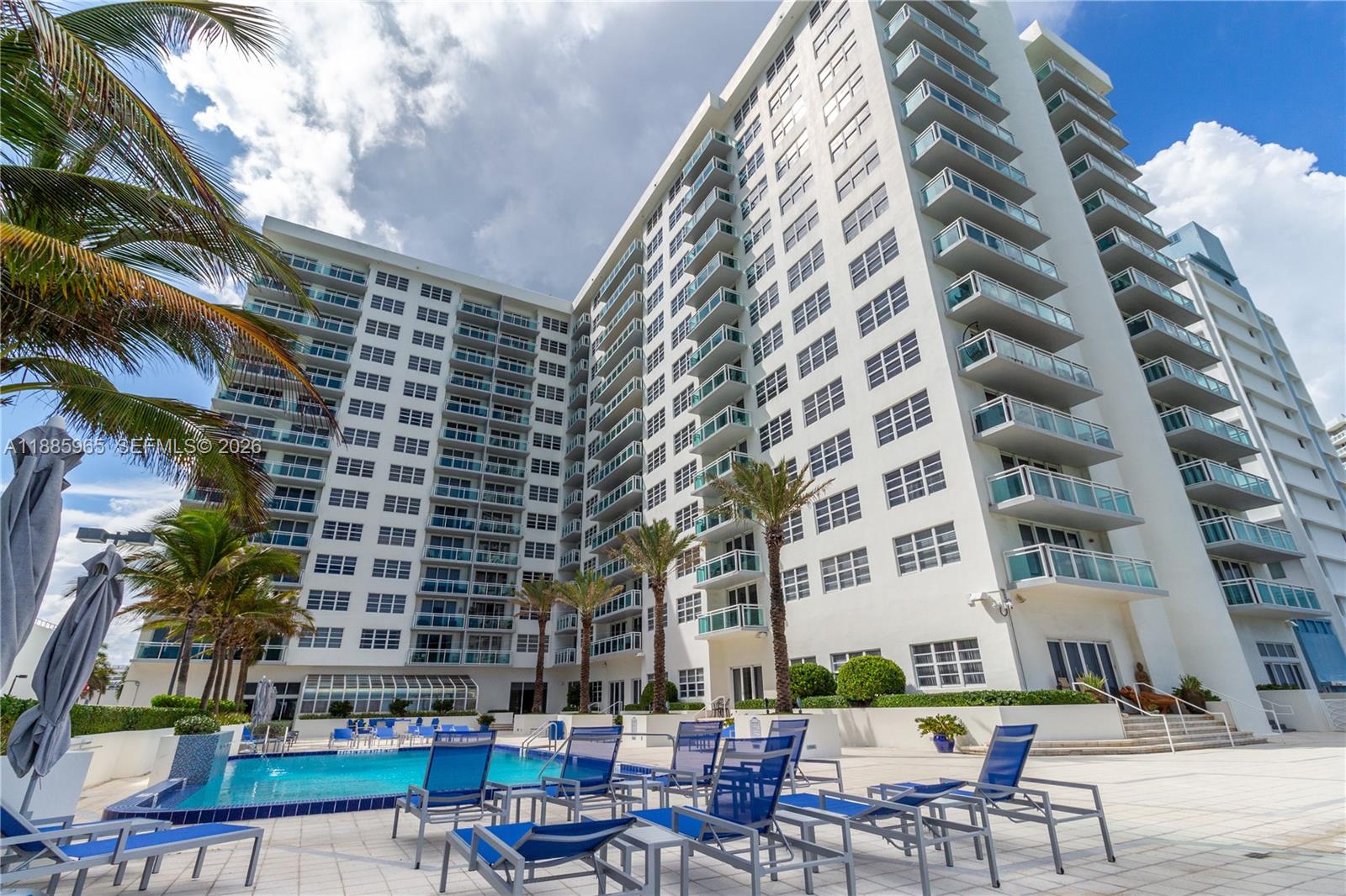 THE COLLINS CONDO - Residential