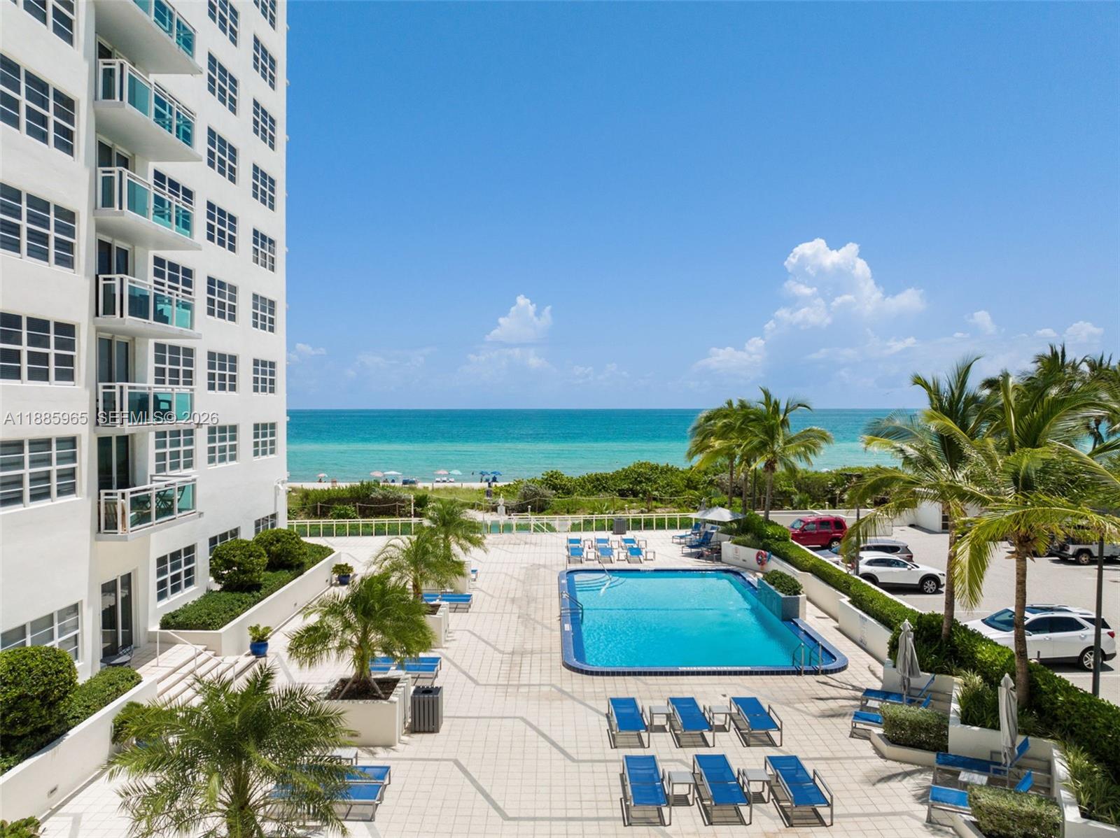 THE COLLINS CONDO - Residential