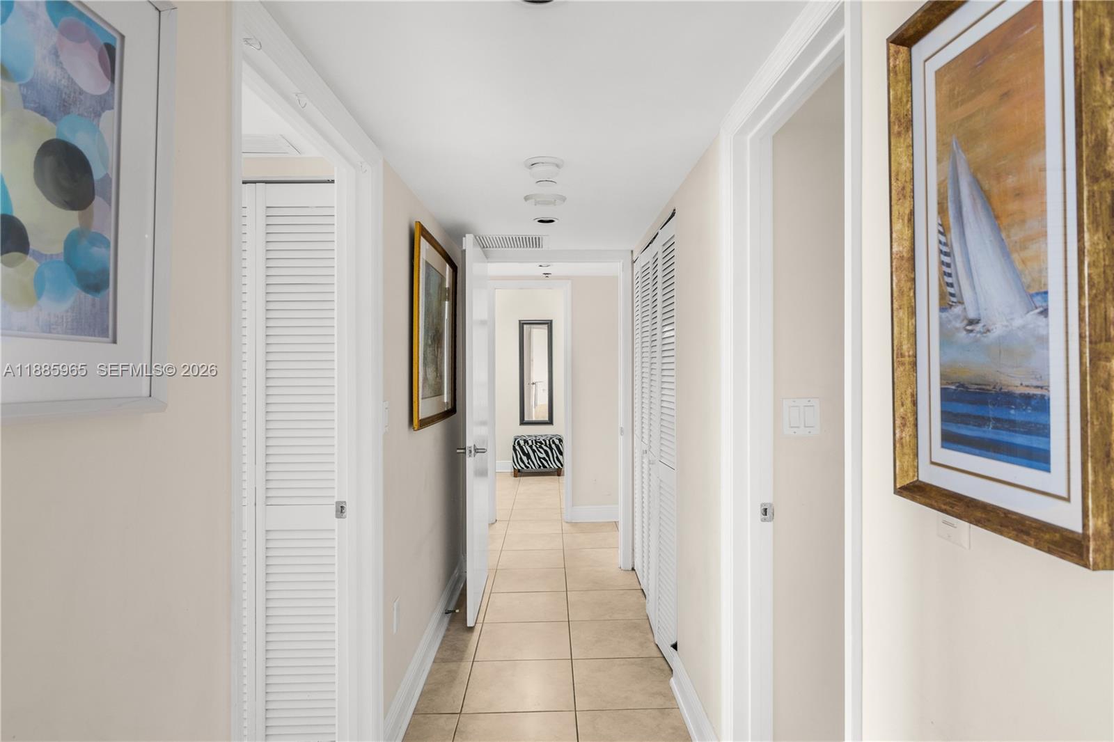 THE COLLINS CONDO - Residential