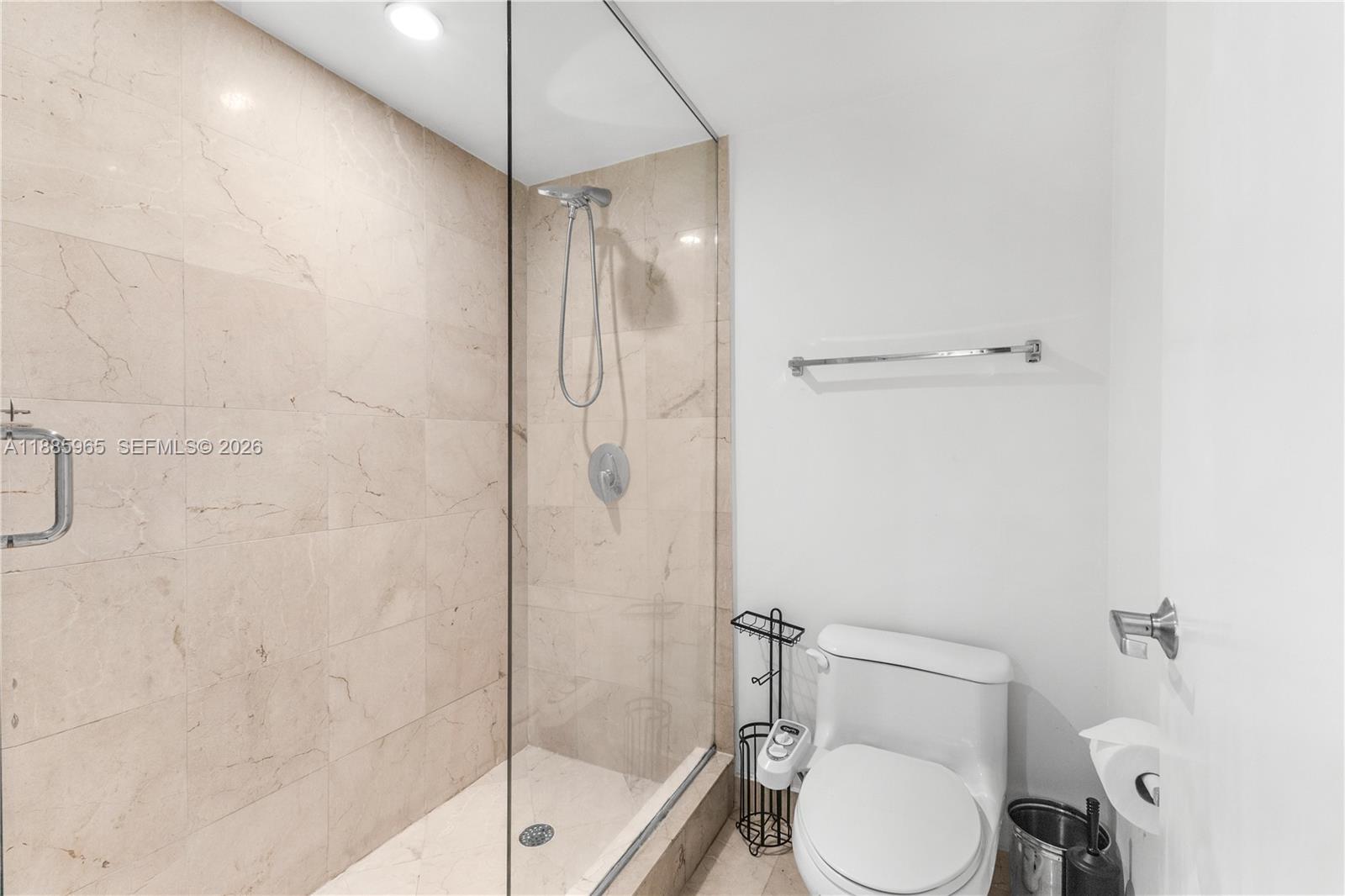 THE COLLINS CONDO - Residential
