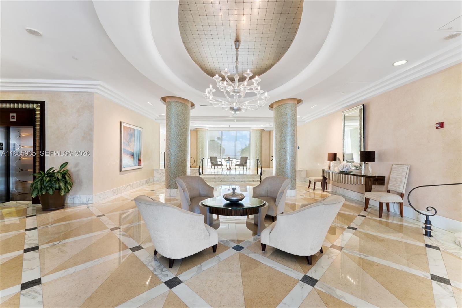 THE COLLINS CONDO - Residential