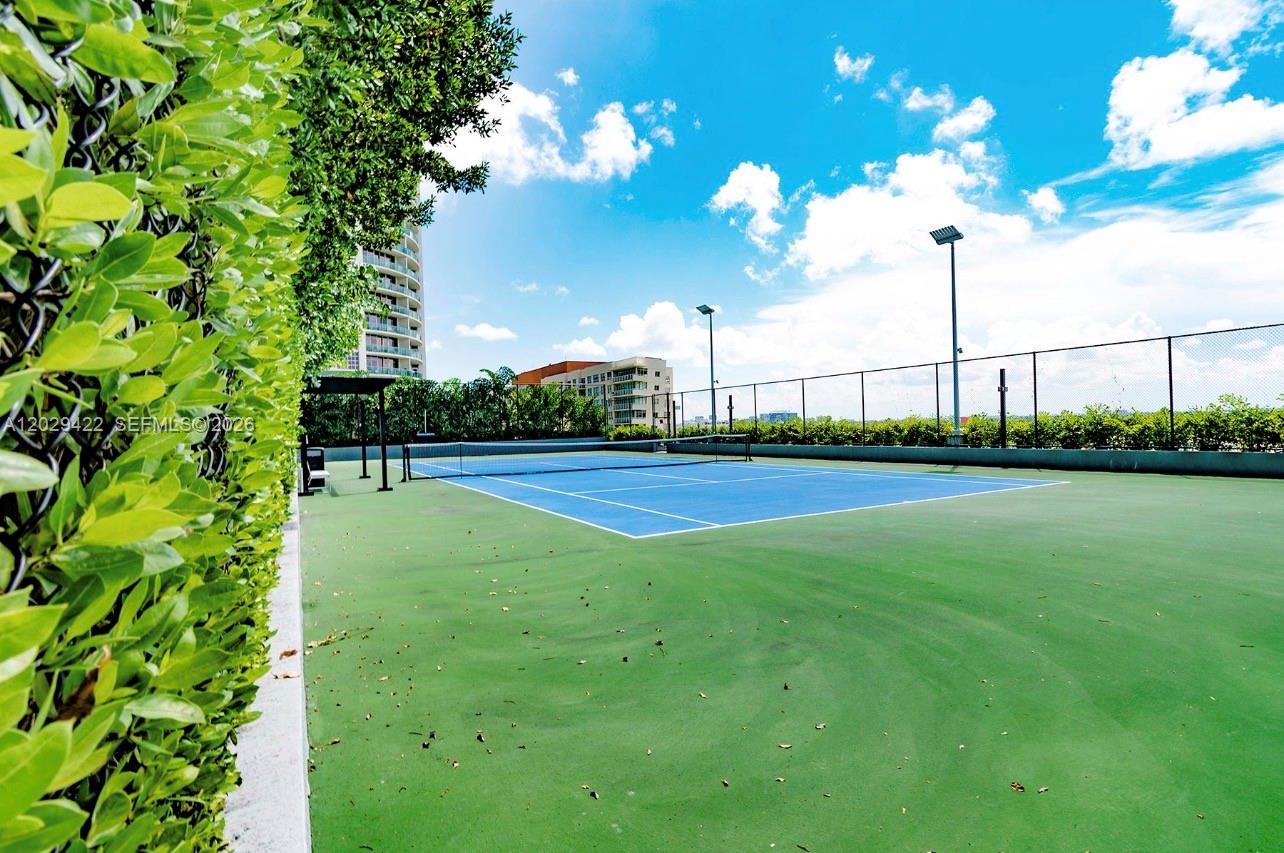 3401 MIDTOWN CONDO - Residential