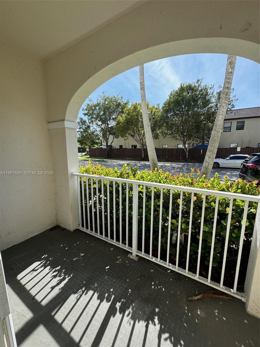 ST MORITZ AT DORAL CONDO - Residential
