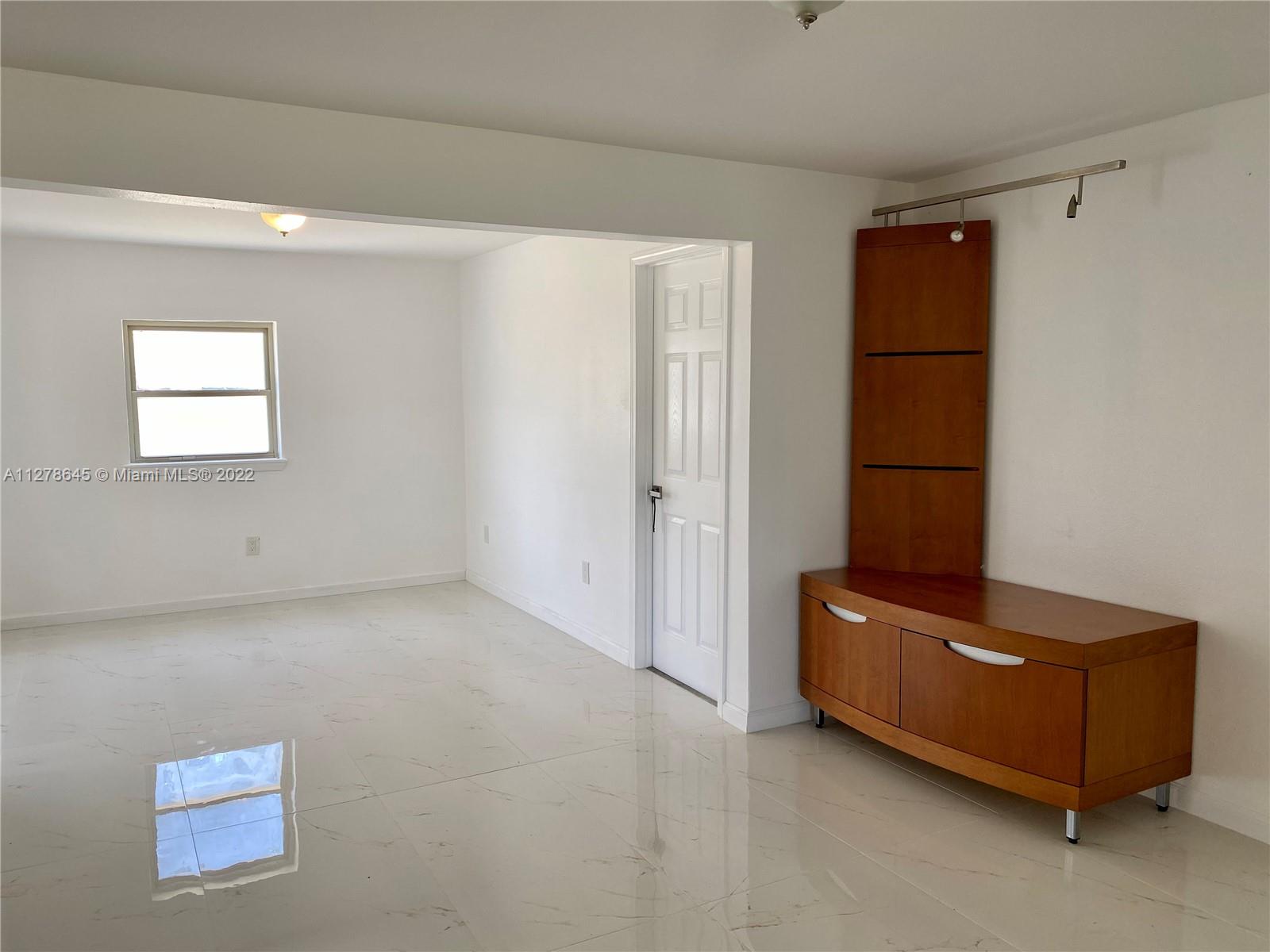 PARKWAY MANOR - Residential