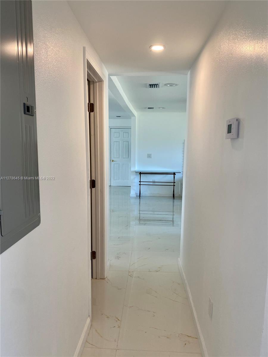 PARKWAY MANOR - Residential