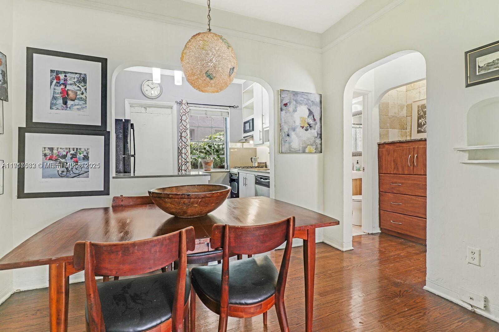 THE VINTAGE EAST CONDO - Residential Lease