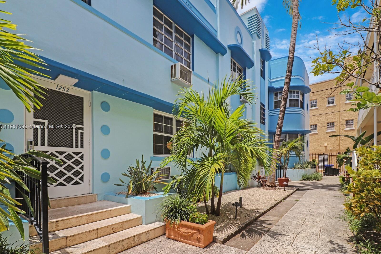 THE VINTAGE EAST CONDO - Residential Lease