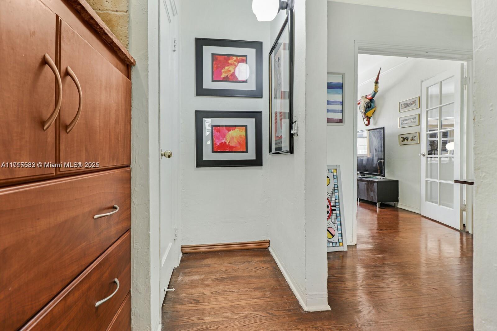 THE VINTAGE EAST CONDO - Residential Lease