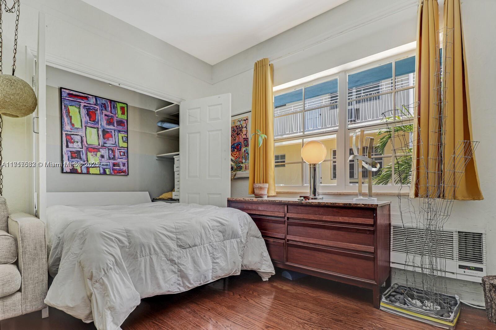 THE VINTAGE EAST CONDO - Residential Lease