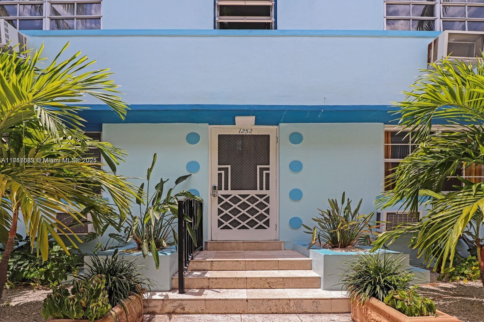 THE VINTAGE EAST CONDO - Residential Lease