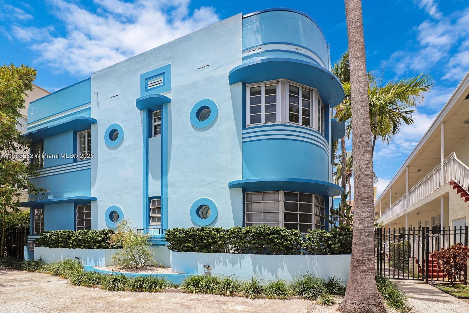 THE VINTAGE EAST CONDO - Residential Lease