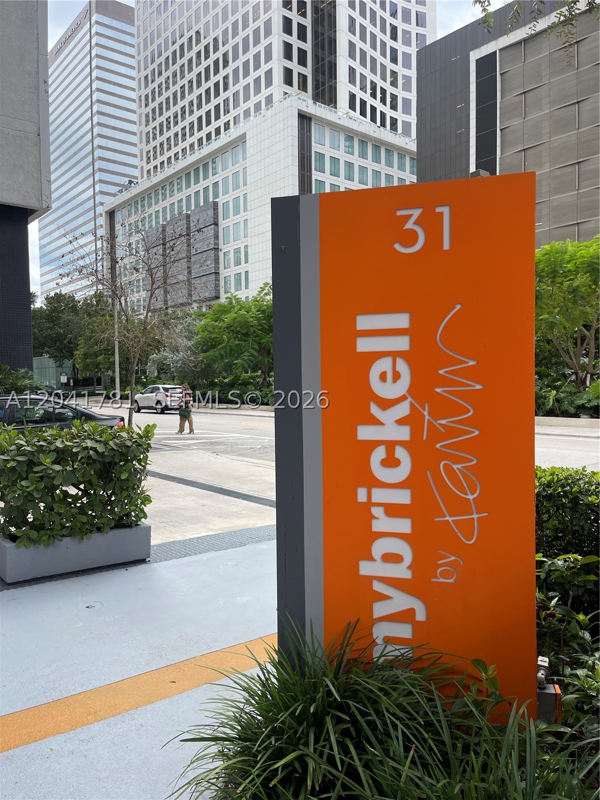 Alert Alert Alert!! !. Don't miss the opportunity of living in Brickell and paying 1st month and deposit to move in. This immaculately maintained studio apartment offers the perfect blend of modern and urban convenience, located in the sought-after area of Brickell, this studio is surrounded by top-notch restaurants, shopping, entertainment, and easy access to the financial district. It features a fully equipped kitchen, an open concept, and tranquil views from your private balcony! Available FULLY FURNISHED. Call now for more information!Pool under construction. Tenant must pay $200 Valet Parking