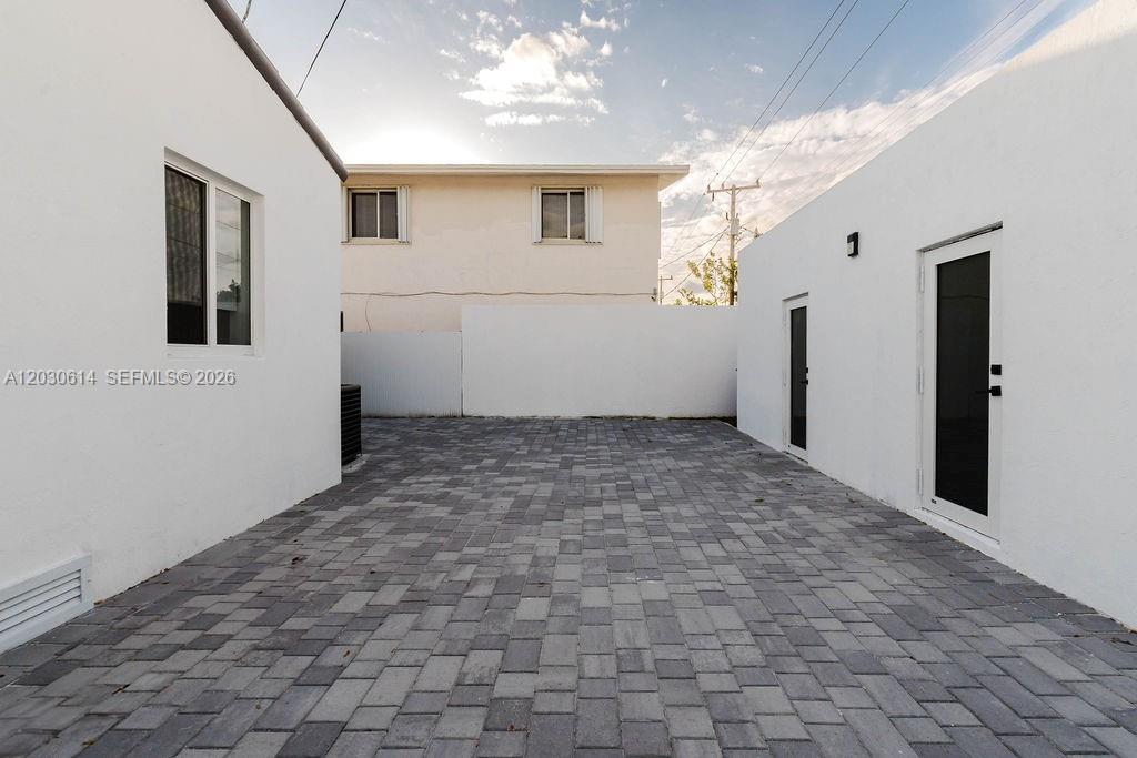 EAST VEDADO - Residential