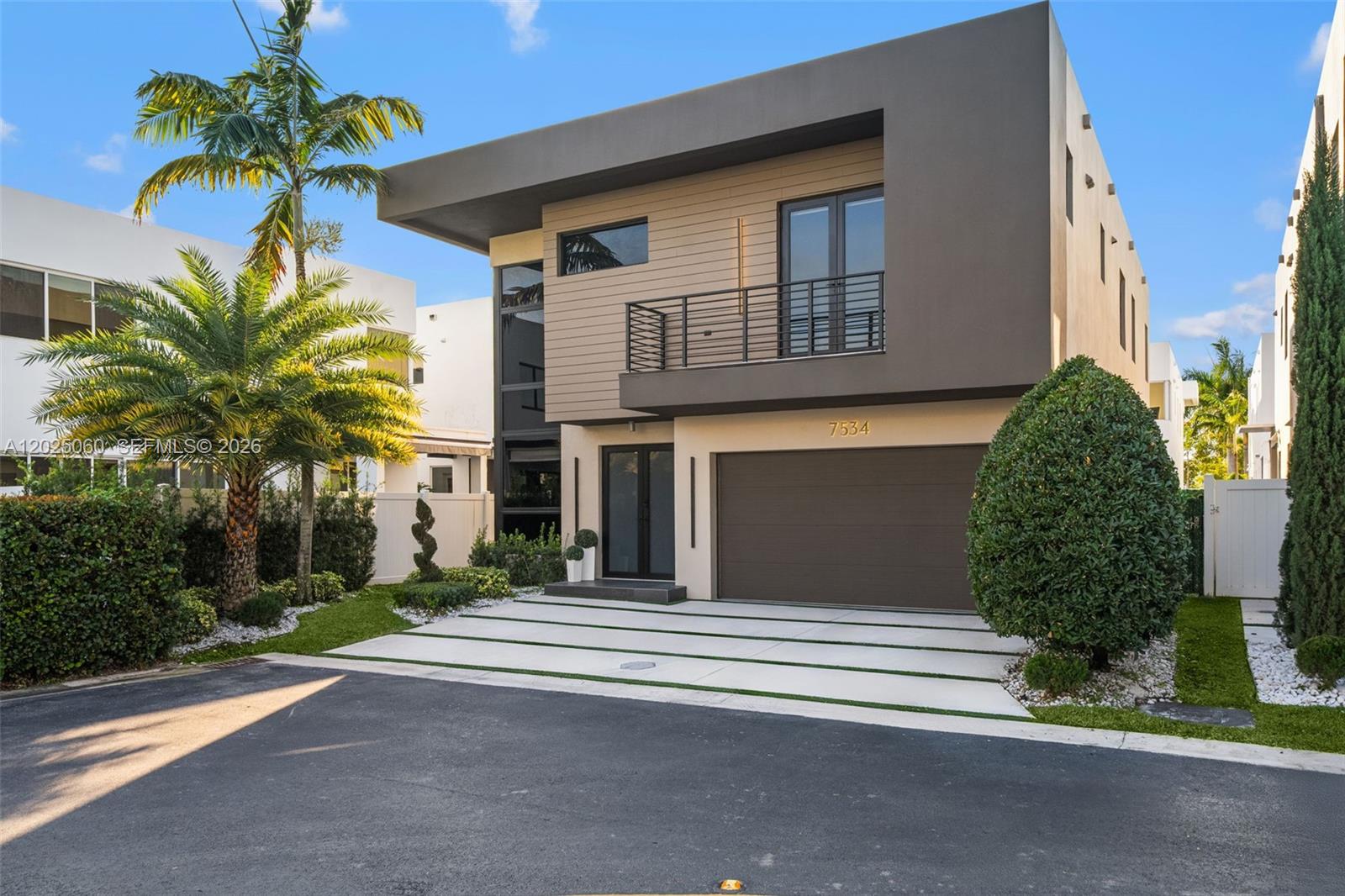 Welcome to our exclusive property in Doral, an extraordinary residential neighborhood perfect for living! This 5-bedroom, 5-bathroom home with a closet for each room is simply stunning. Imagine enjoying your very own pool and BBQ area, perfect for sunny days and fun. The kitchen boasts stainless steel Bosch appliances, making it not only beautiful but also highly functional. This property is located in a high-quality school district with charter school options. Plus, our seller is highly motivated to sell, which means this is a great opportunity for you to acquire this beautiful property at an affordable price. Don't miss the chance to live in one of the best residential areas in Doral. Contact us today to schedule a visit!