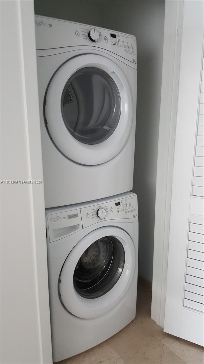 REACH CONDO - Residential