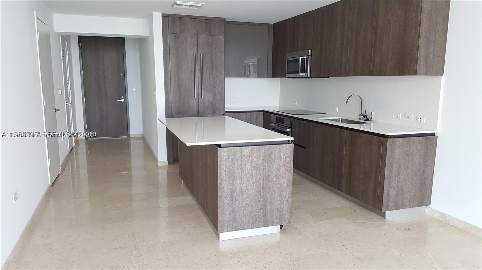 REACH CONDO - Residential