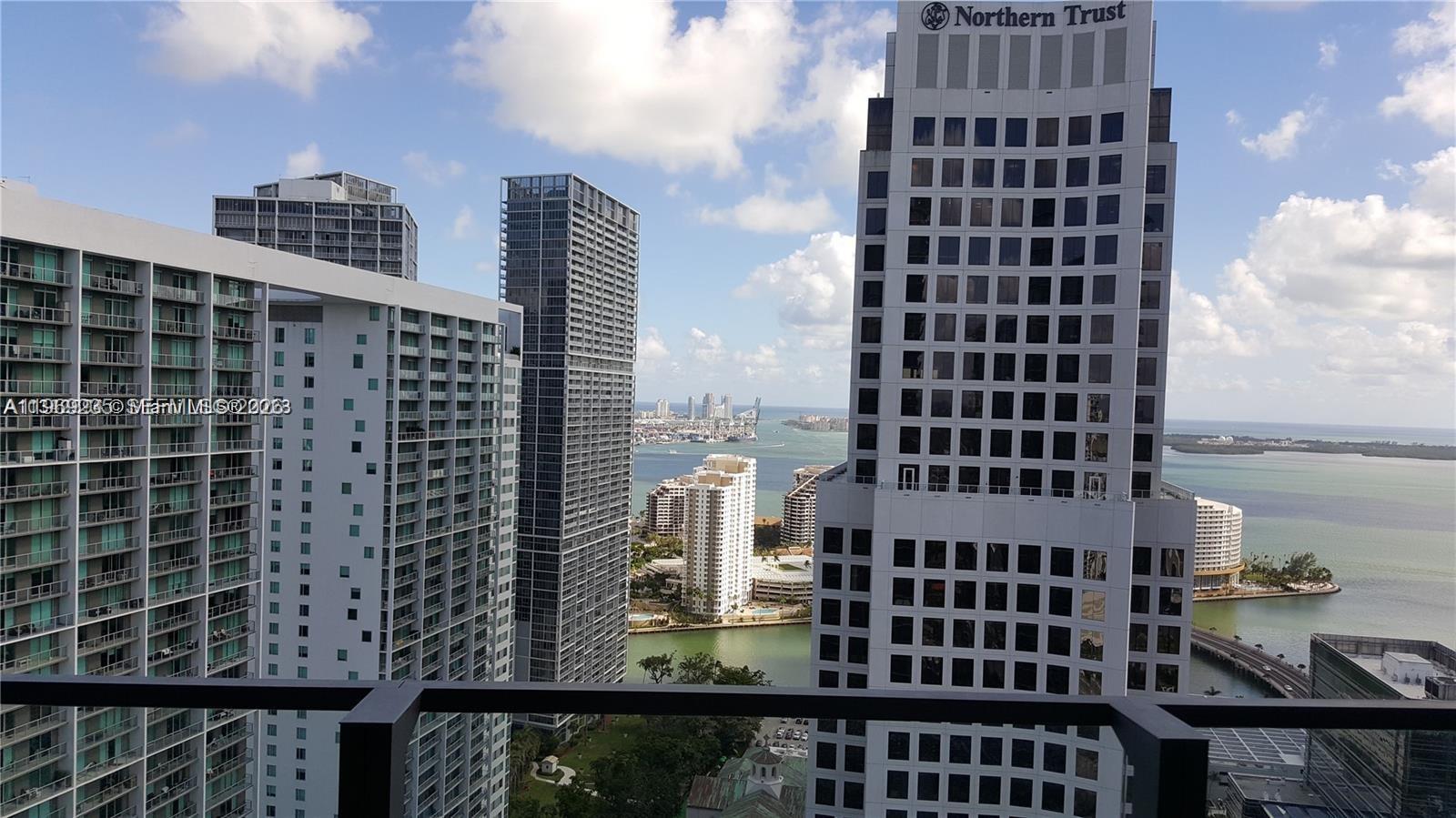 REACH CONDO - Residential