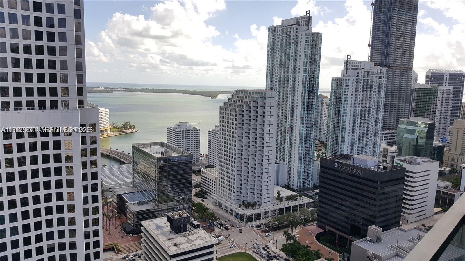 REACH CONDO - Residential