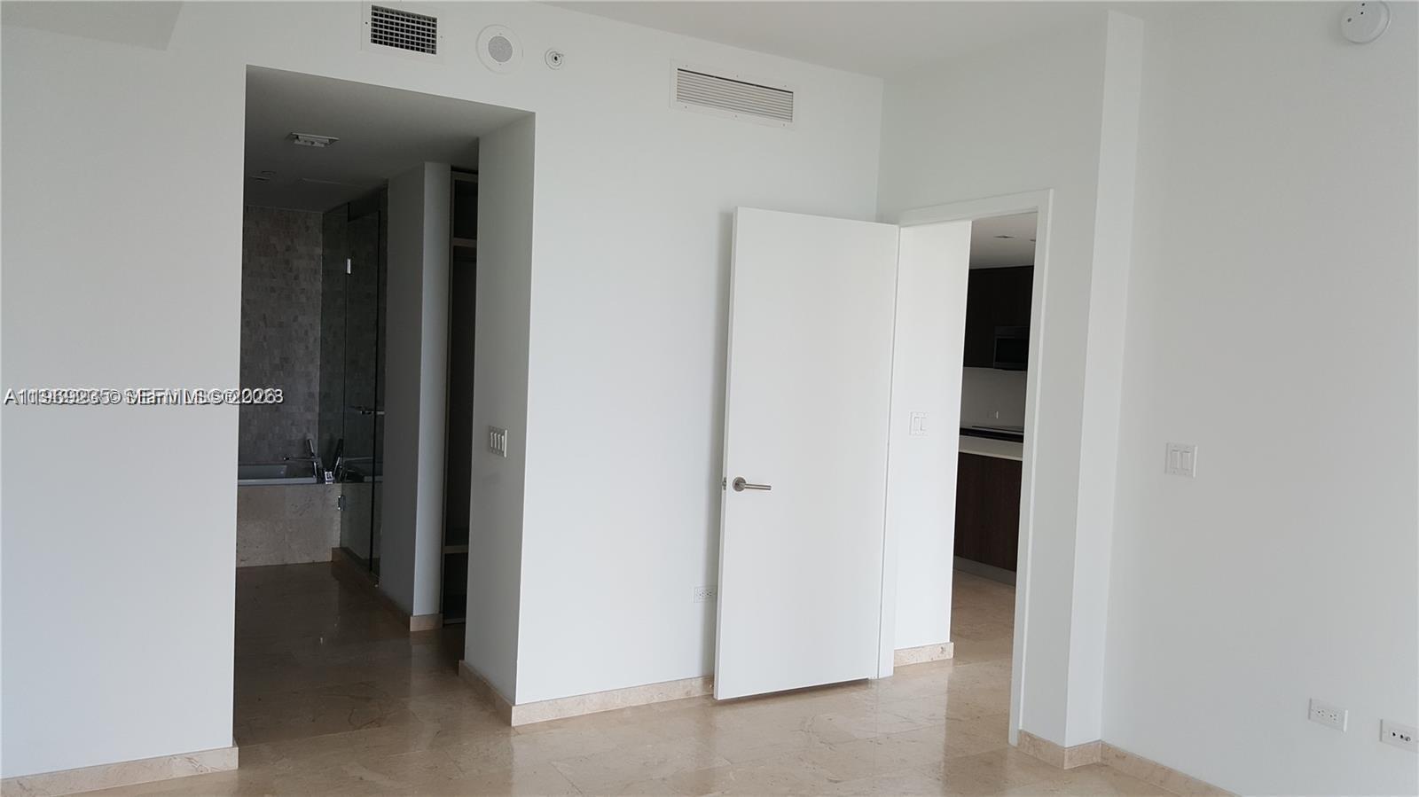 REACH CONDO - Residential