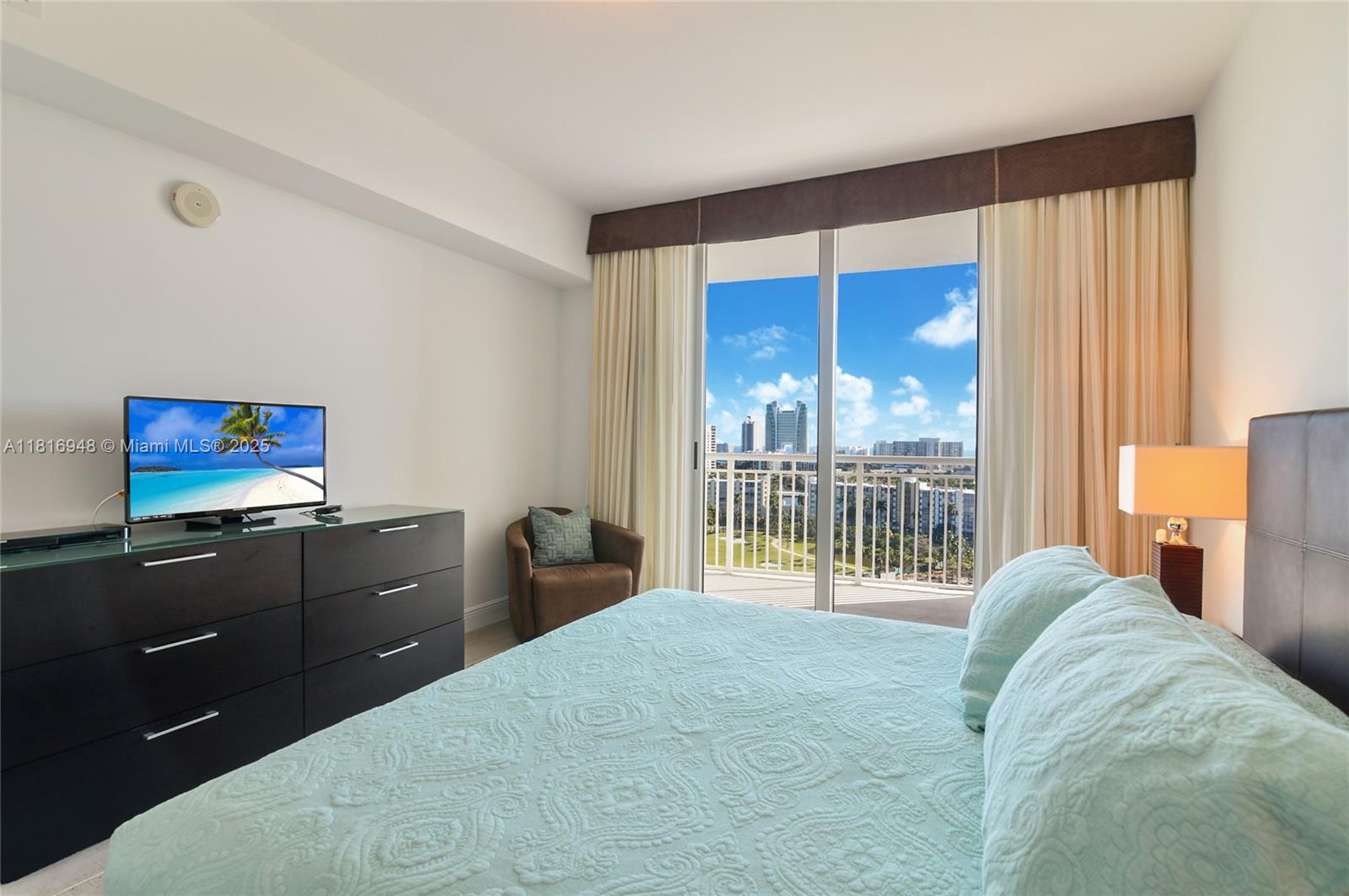 DUO CONDOMINIUM EAST - Residential