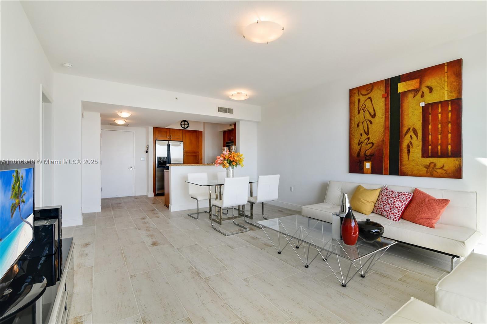 DUO CONDOMINIUM EAST - Residential