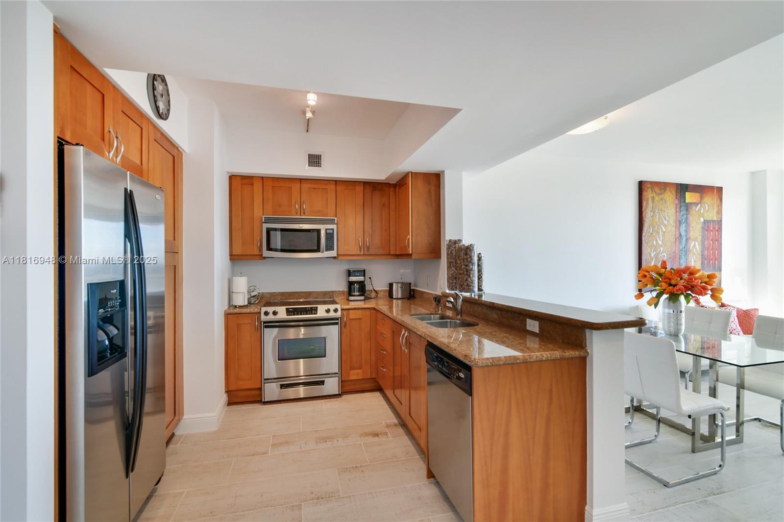 DUO CONDOMINIUM EAST - Residential