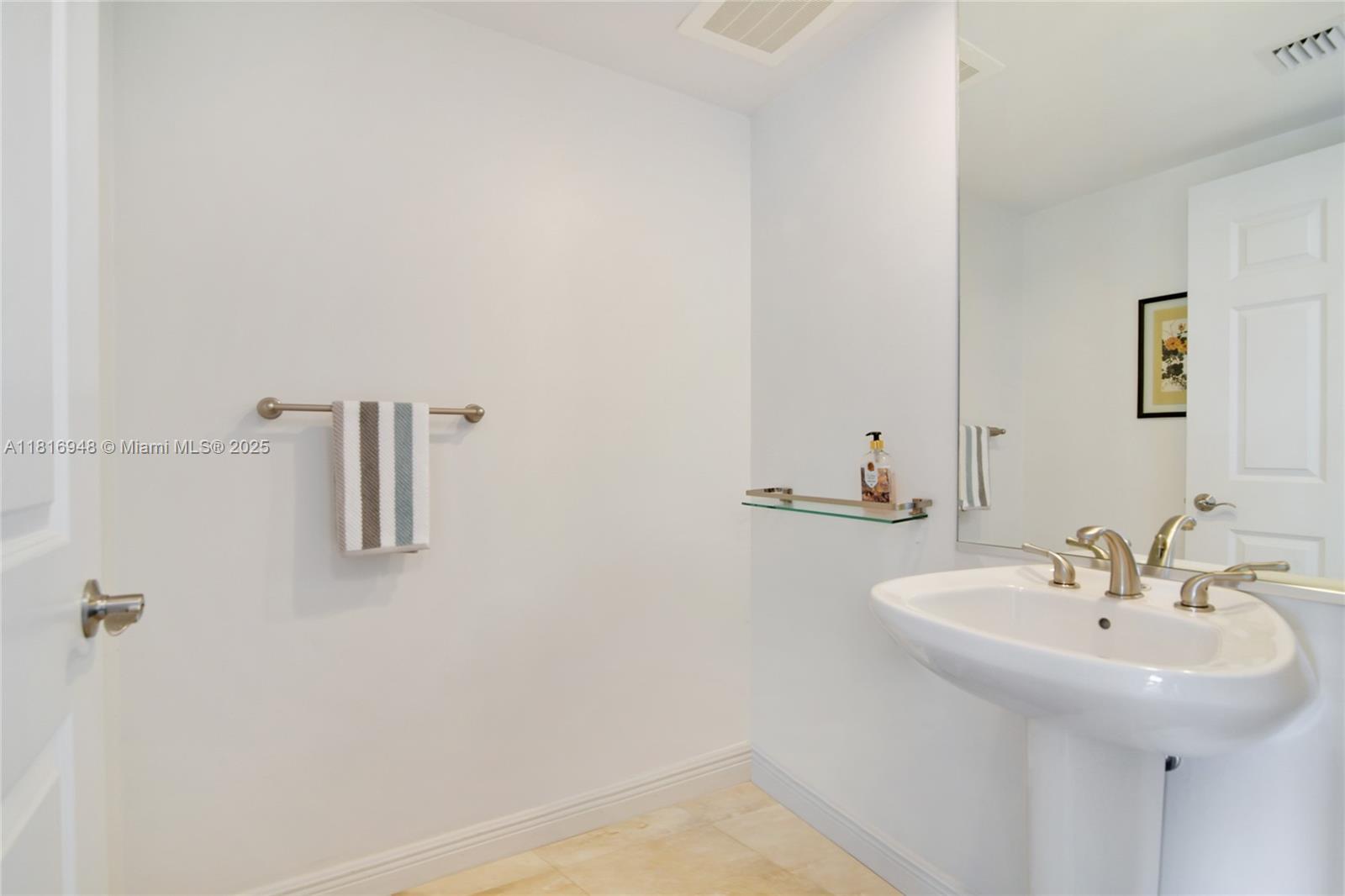 DUO CONDOMINIUM EAST - Residential