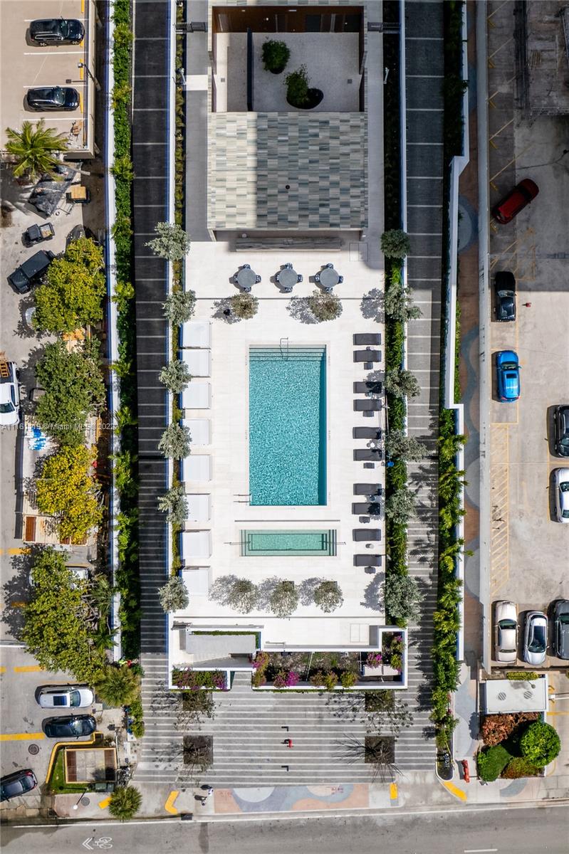 2000 Ocean - Residential