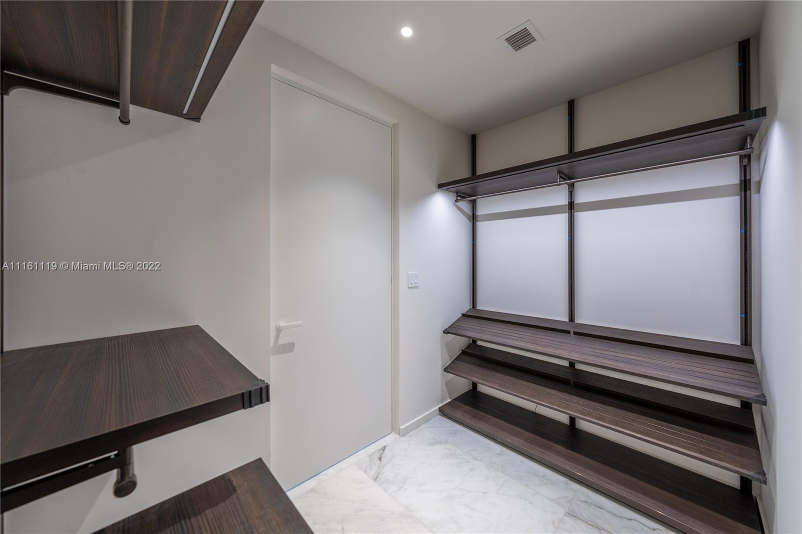 2000 Ocean - Residential