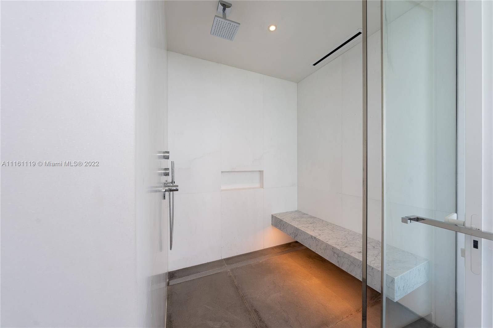 2000 Ocean - Residential