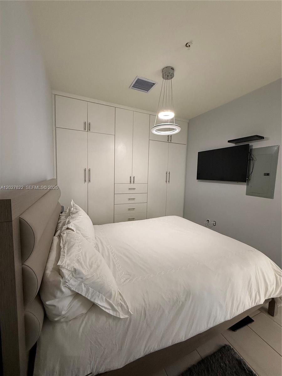 APEX AT PARK CENTRAL COND - Residential