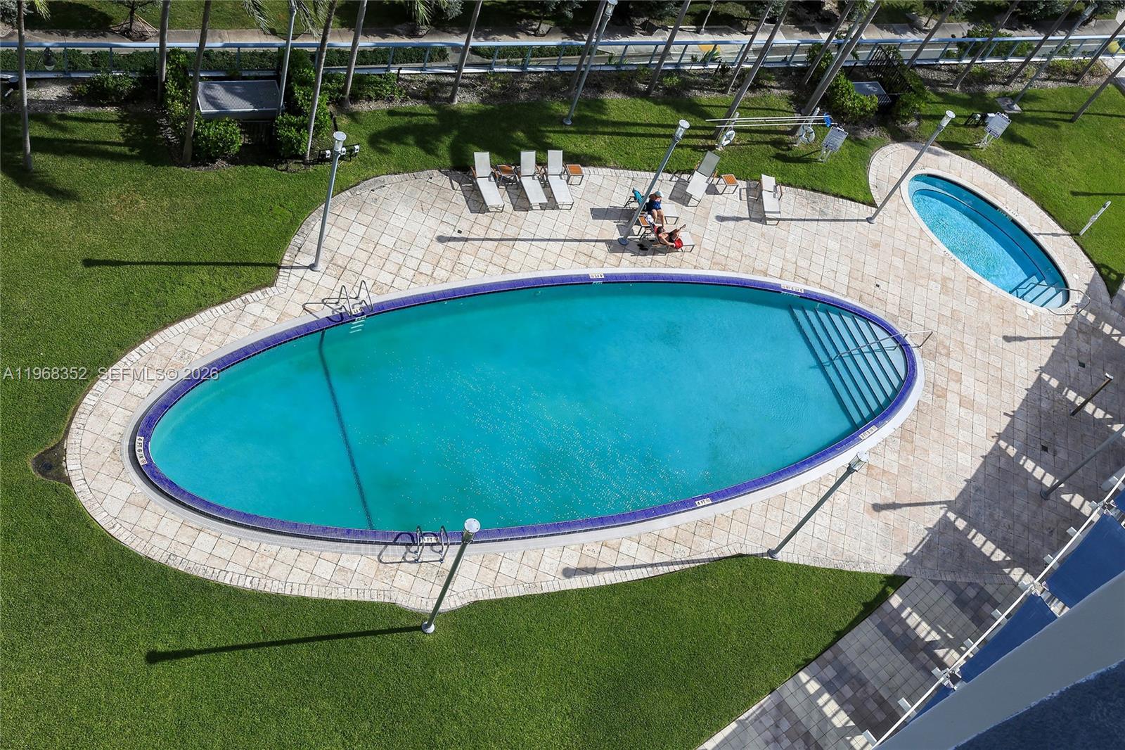 BLUE CONDO - Residential