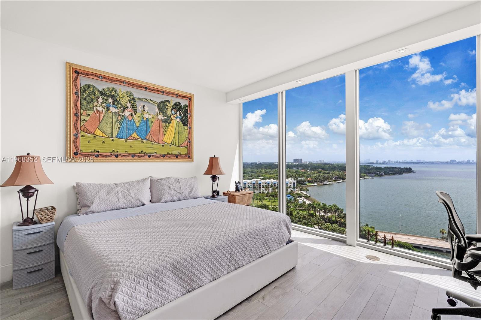BLUE CONDO - Residential