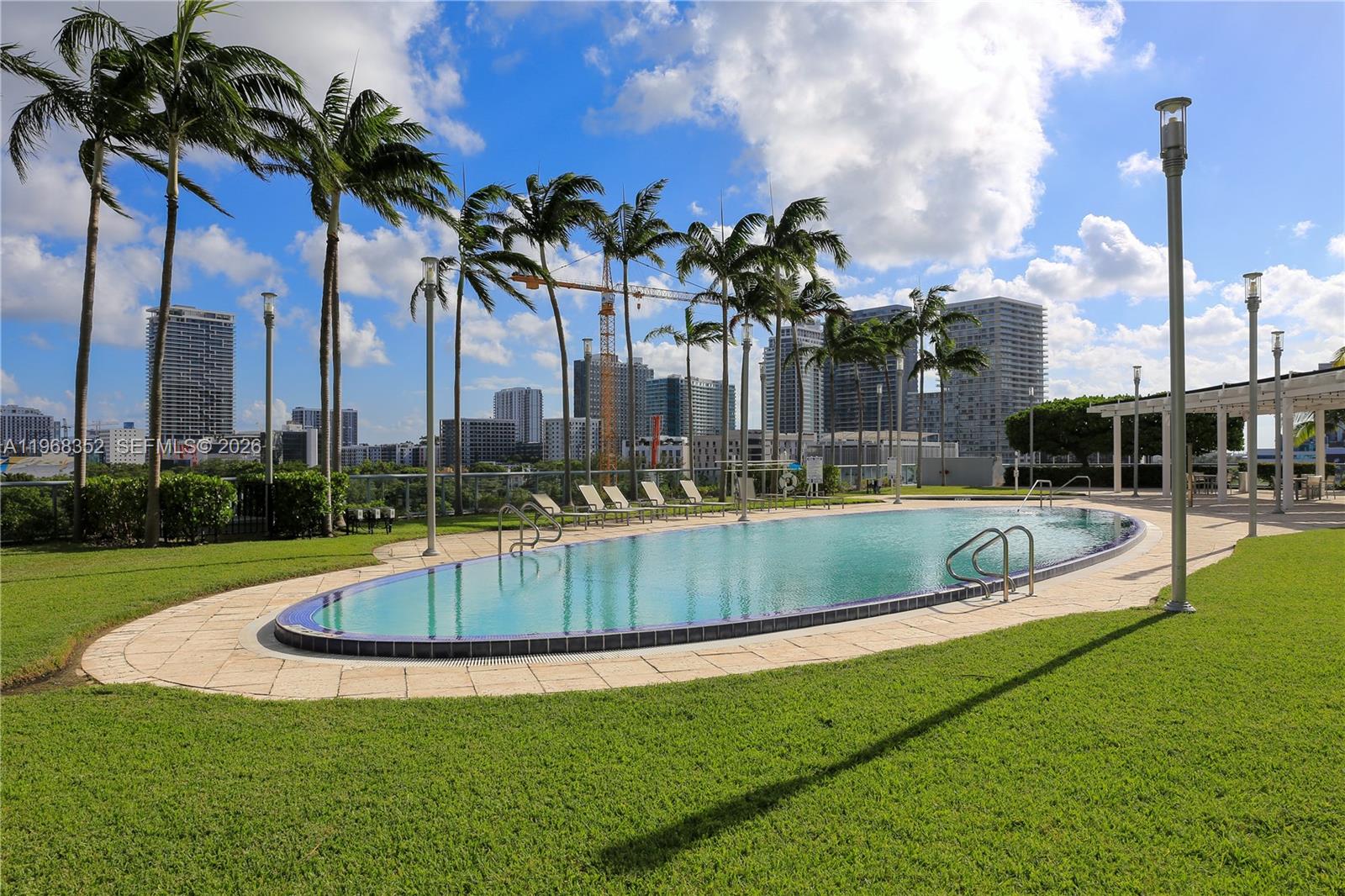 BLUE CONDO - Residential